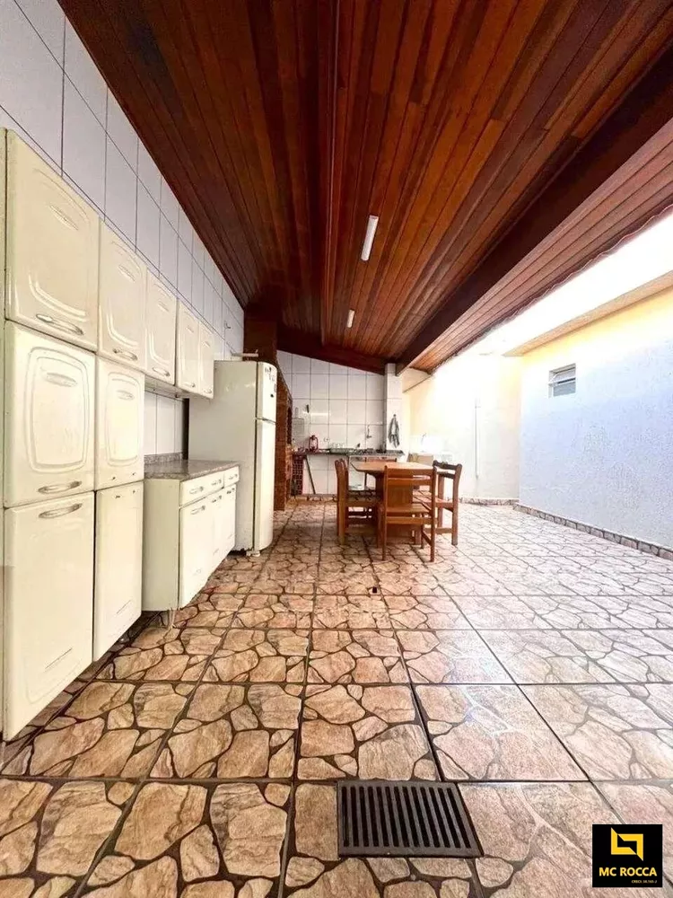Casa, 4 quartos, 250 m² - Foto 4