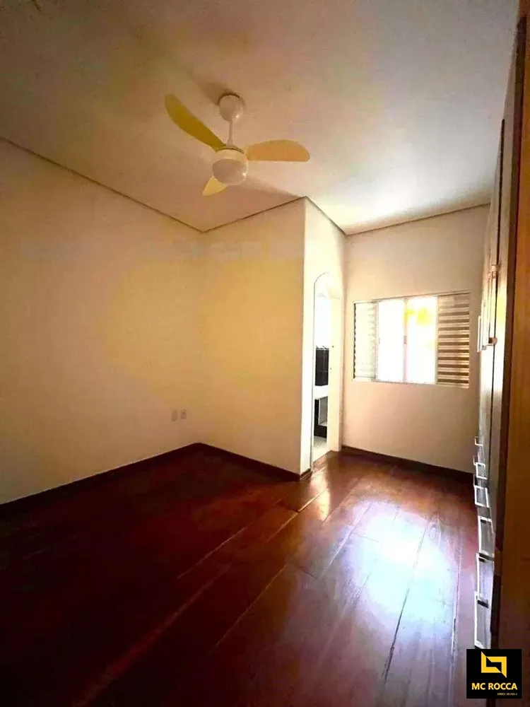 Casa, 4 quartos, 250 m² - Foto 3