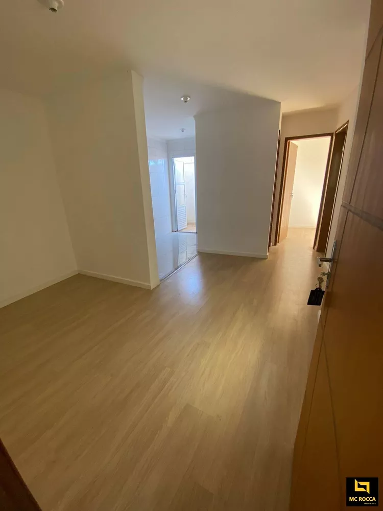 Apartamento à venda com 2 quartos, 42m² - Foto 2