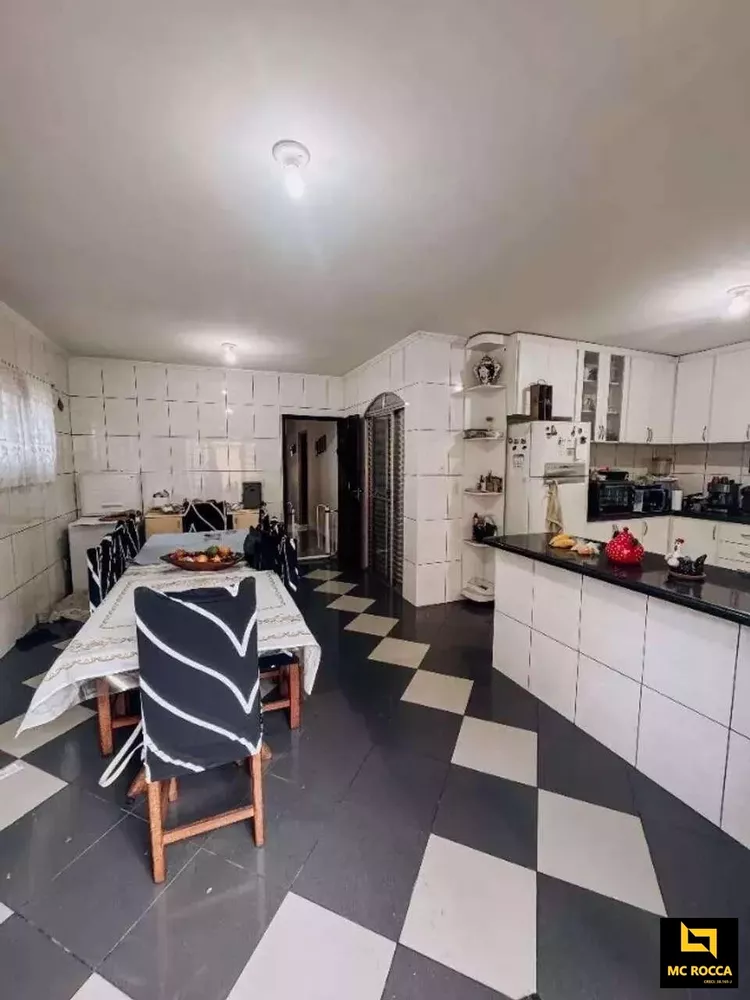 Sobrado, 5 quartos, 220 m² - Foto 2