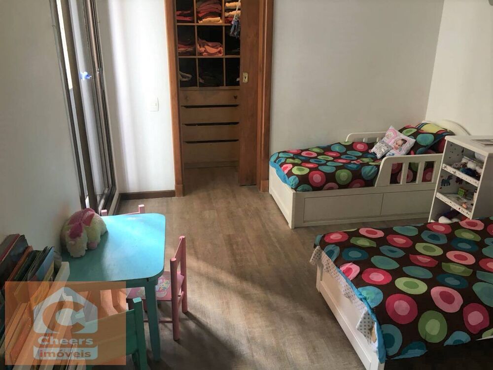 Apartamento, 3 quartos, 225 m² - Foto 1