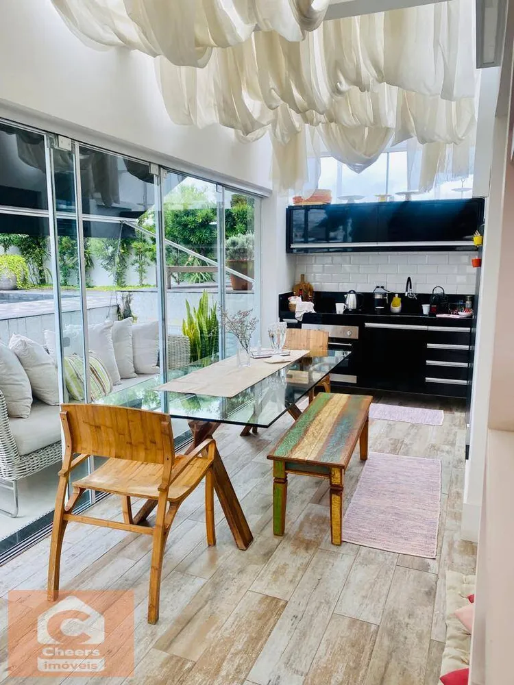 Cobertura, 3 quartos, 210 m² - Foto 2