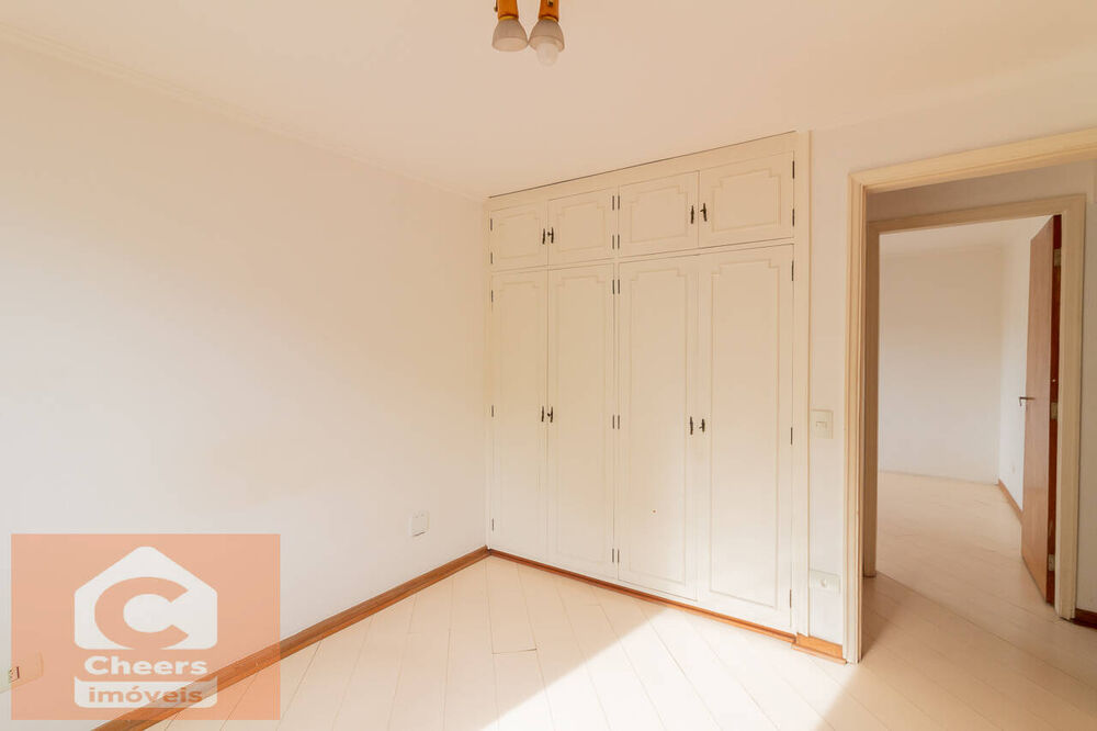 Apartamento à venda com 3 quartos, 142m² - Foto 2