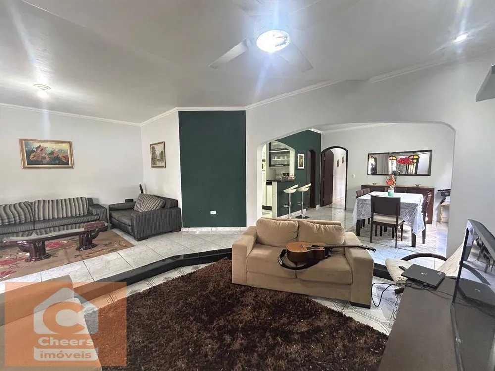 Casa, 4 quartos, 190 m² - Foto 1