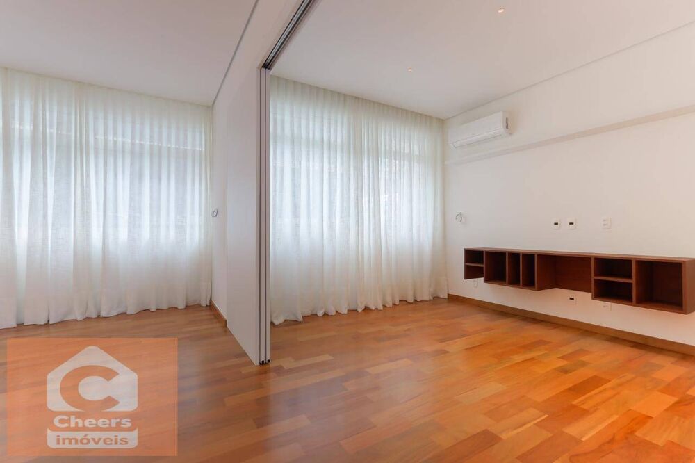 Apartamento, 3 quartos, 137 m² - Foto 1