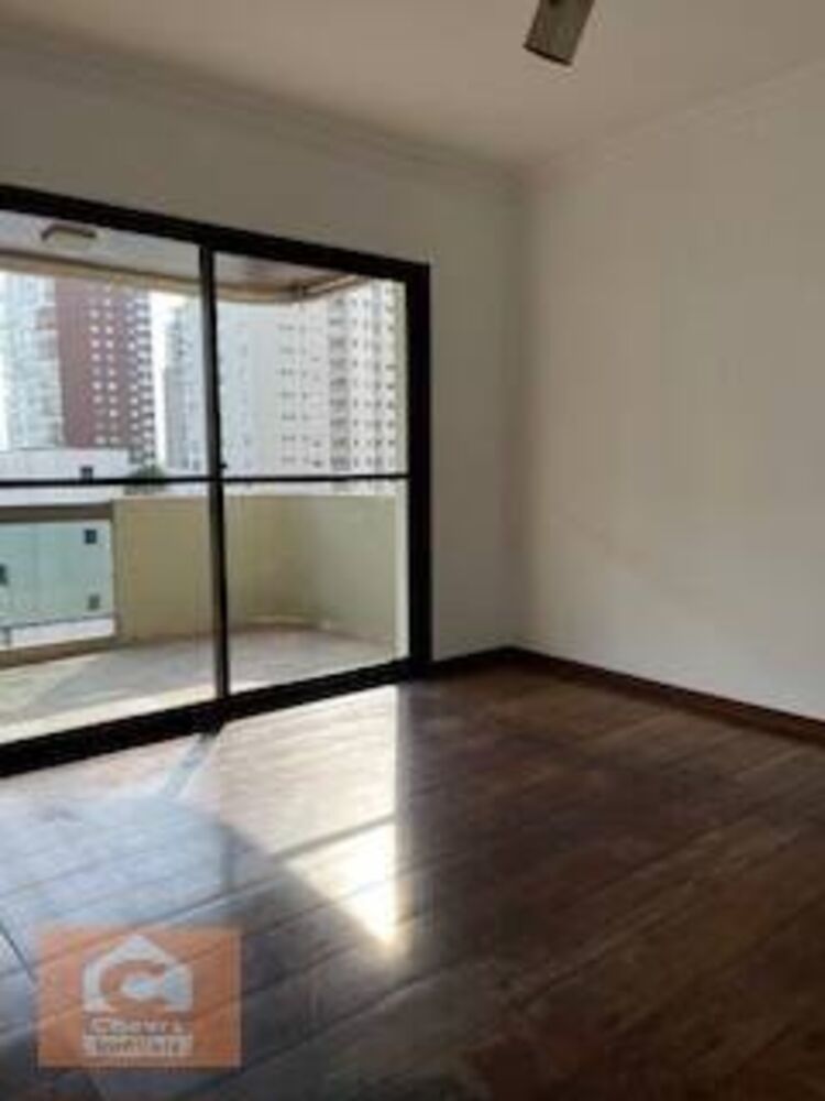 Apartamento à venda com 4 quartos, 230m² - Foto 2