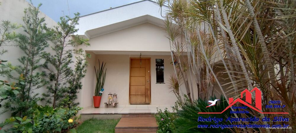 Casa à venda com 3 quartos, 250m² - Foto 1