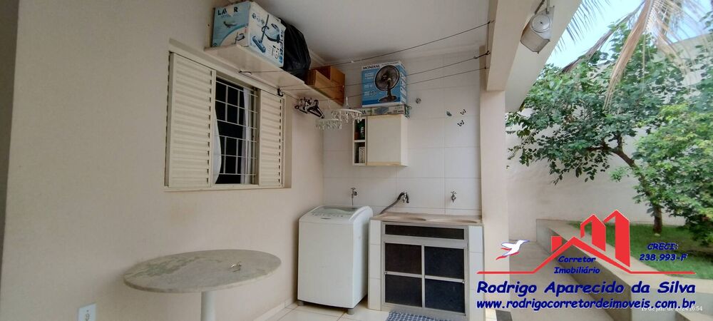Casa à venda com 3 quartos, 250m² - Foto 14