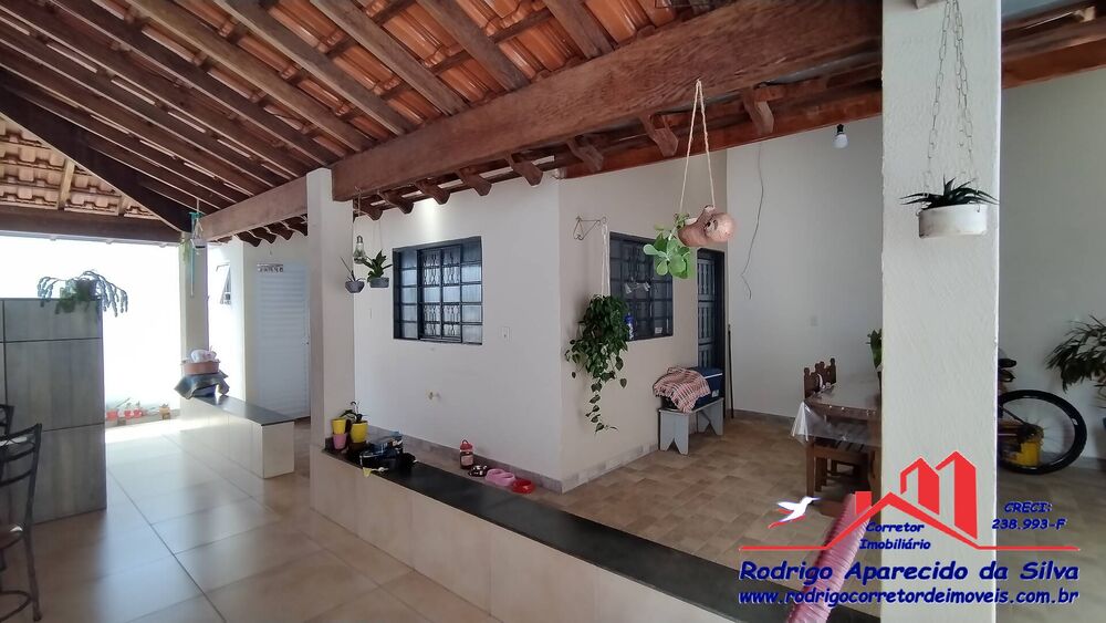 Casa à venda com 3 quartos, 250m² - Foto 3