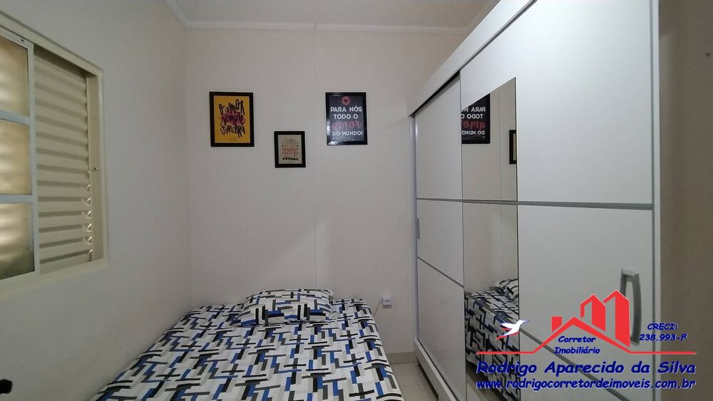 Casa à venda com 3 quartos, 250m² - Foto 2