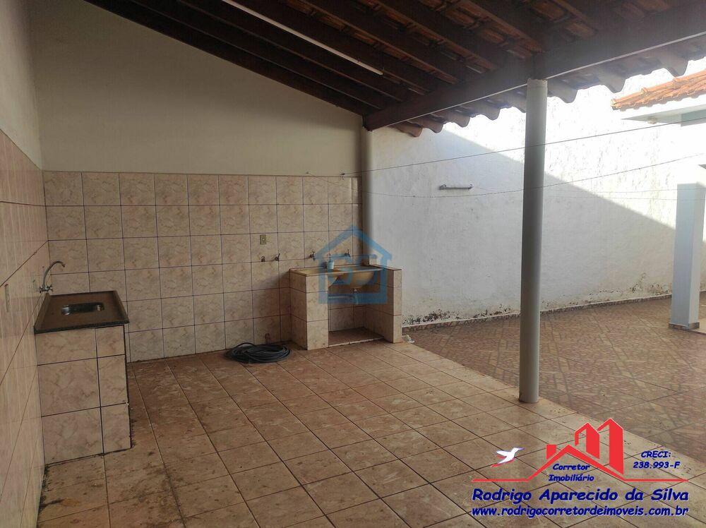 Casa à venda com 3 quartos, 250m² - Foto 4