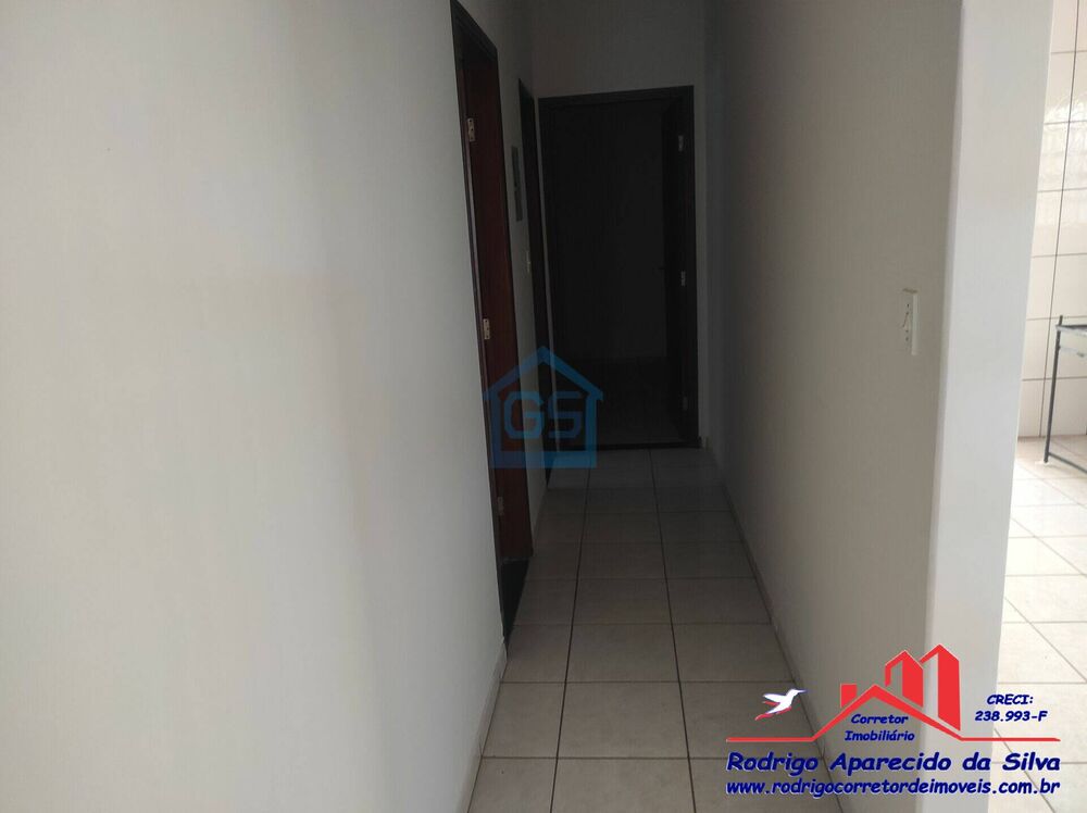Casa à venda com 3 quartos, 250m² - Foto 1