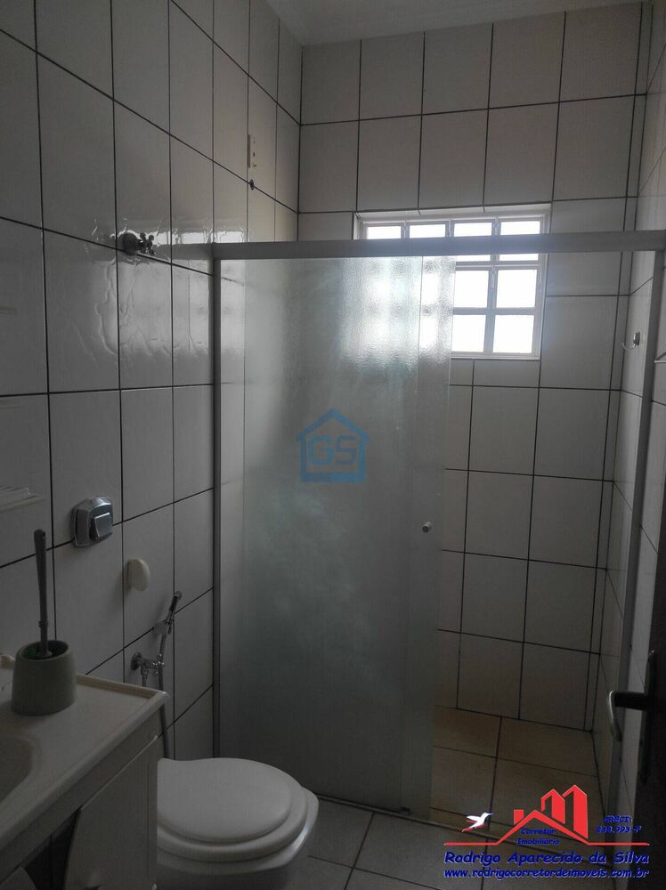 Casa à venda com 3 quartos, 250m² - Foto 2