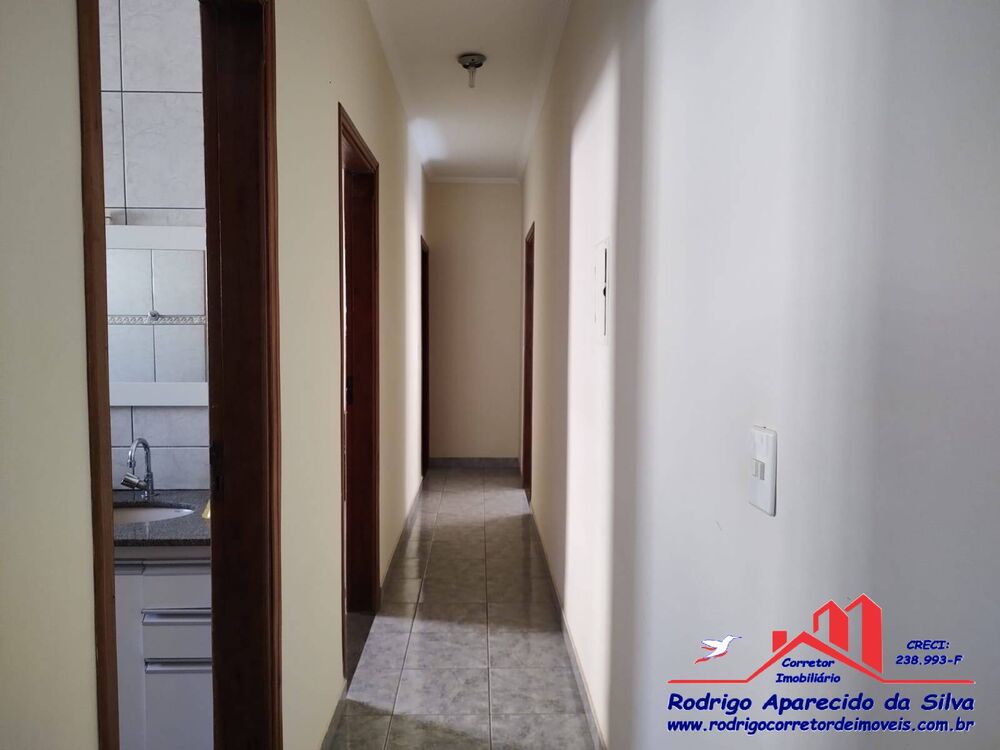 Casa à venda com 4 quartos, 250m² - Foto 3