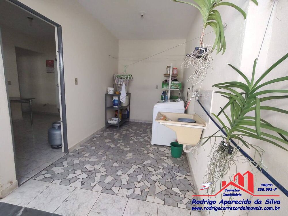 Casa à venda com 4 quartos, 250m² - Foto 4