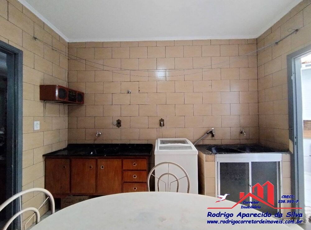 Casa à venda com 2 quartos, 162m² - Foto 1