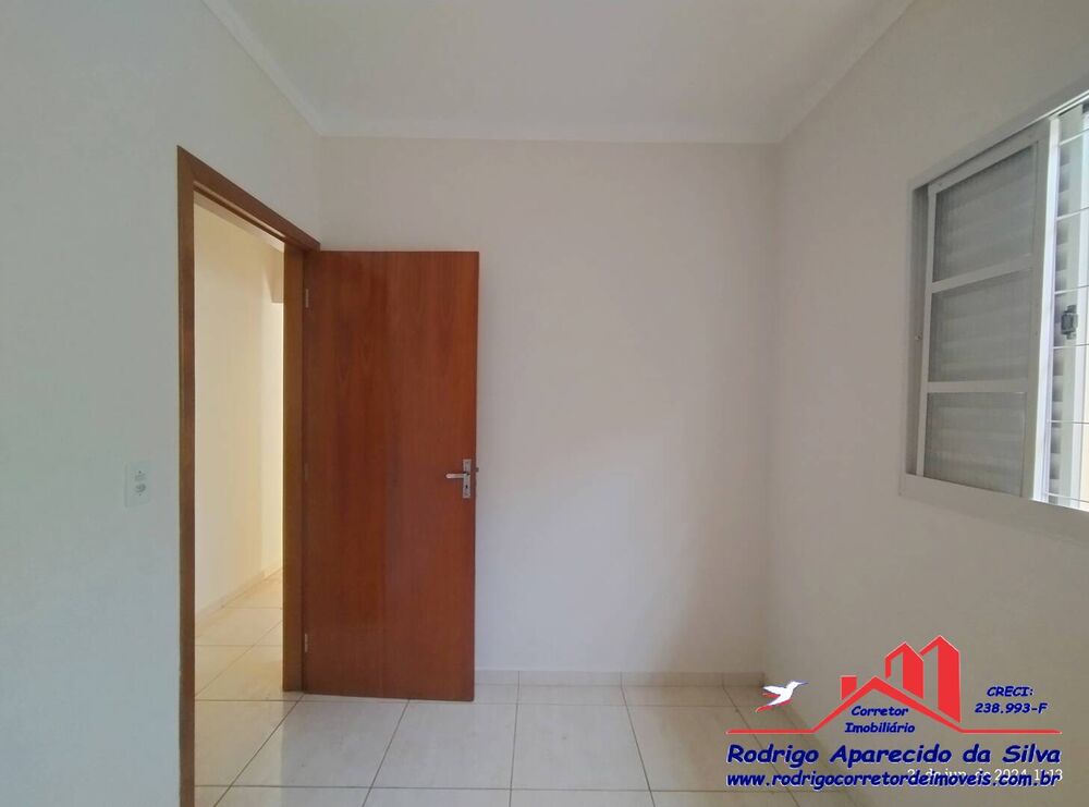 Casa à venda com 2 quartos, 125m² - Foto 2