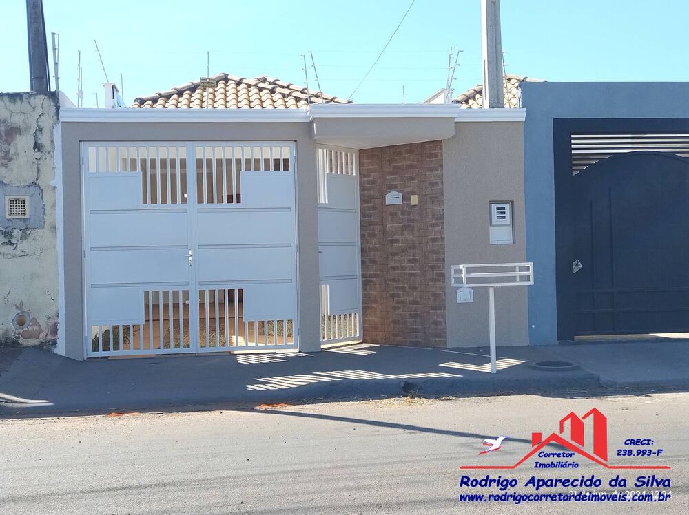 Casa à venda com 2 quartos, 125m² - Foto 1