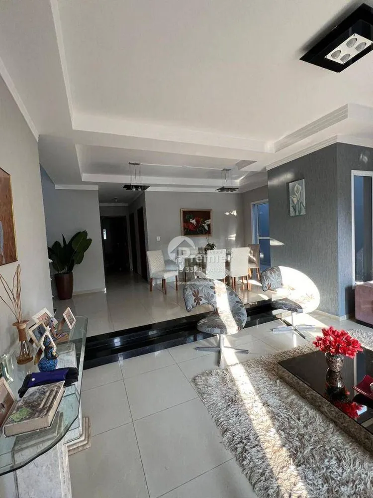 Casa, 3 quartos, 240 m² - Foto 2