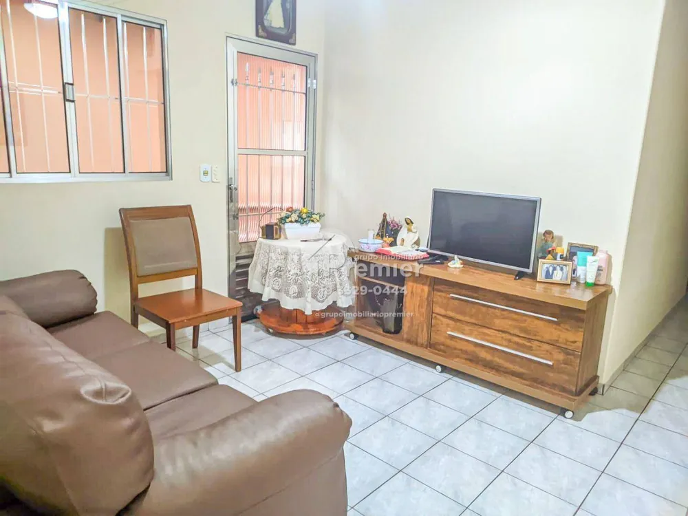 Casa, 5 quartos, 215 m² - Foto 1