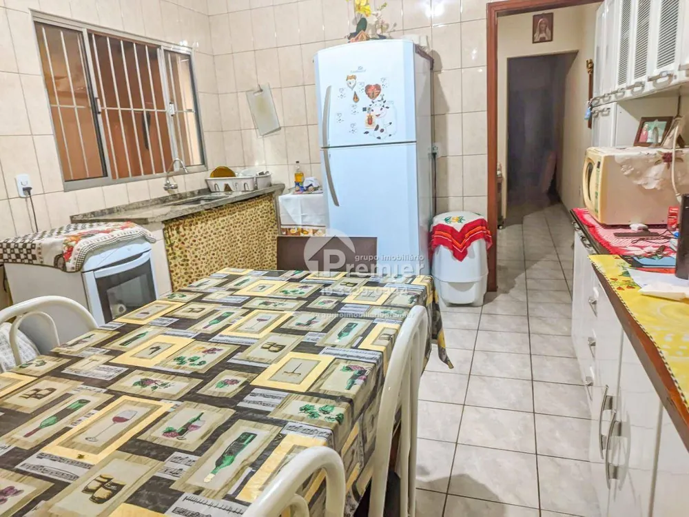 Casa, 5 quartos, 215 m² - Foto 2