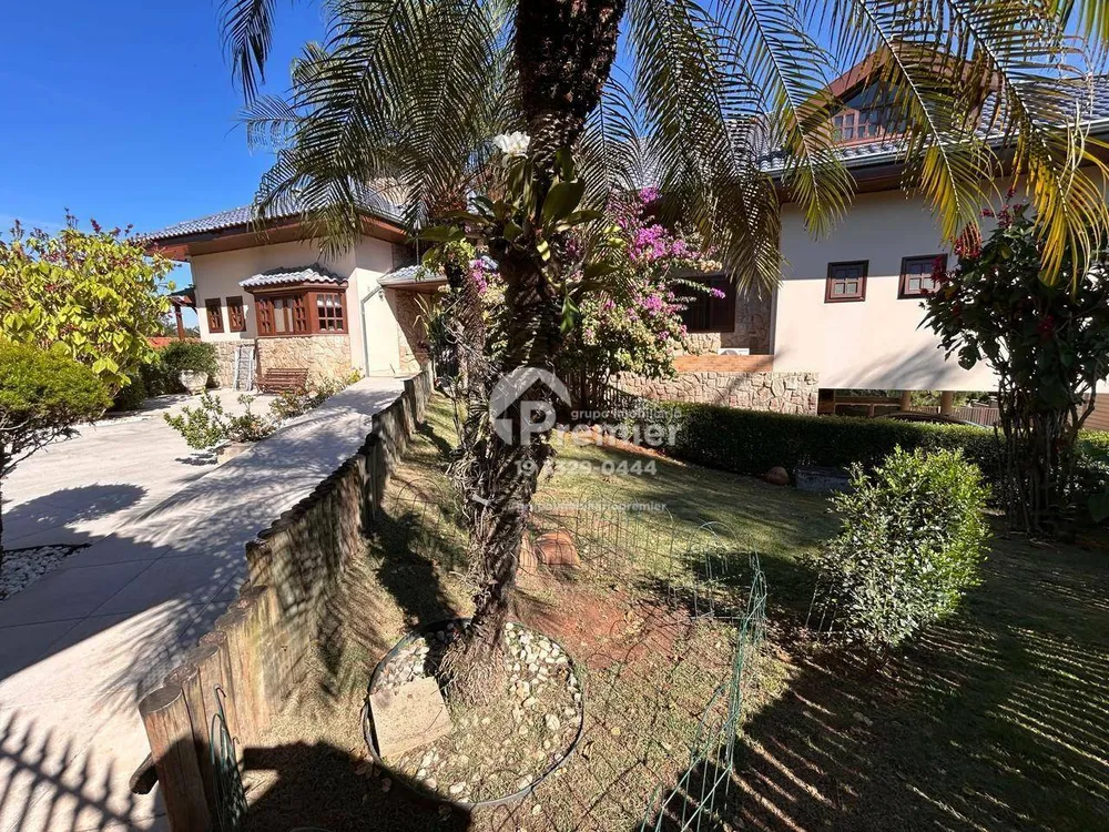 Chácara, 5 quartos, 2500 m² - Foto 1