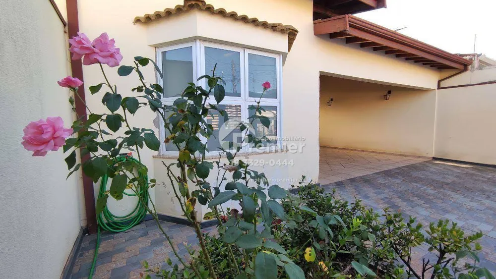 Casa, 3 quartos, 214 m² - Foto 1