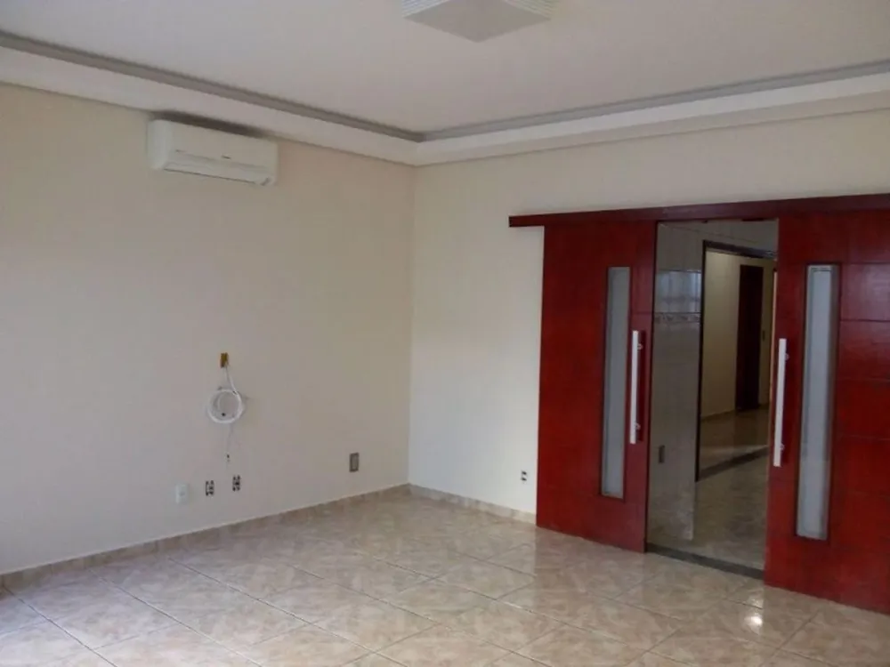 Casa, 3 quartos, 220 m² - Foto 3