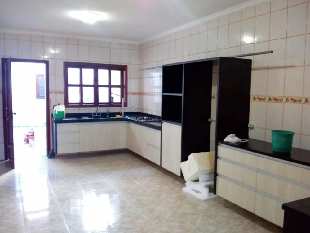 Casa, 3 quartos, 220 m² - Foto 1