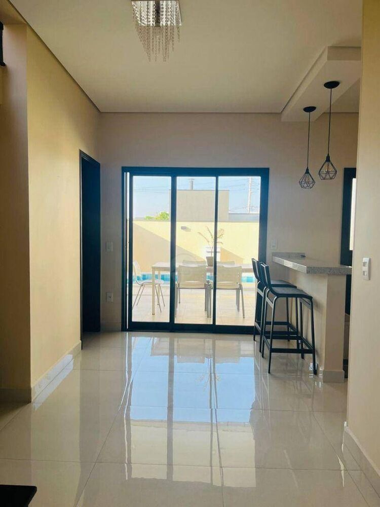 Casa de Condomínio à venda com 3 quartos, 150m² - Foto 2