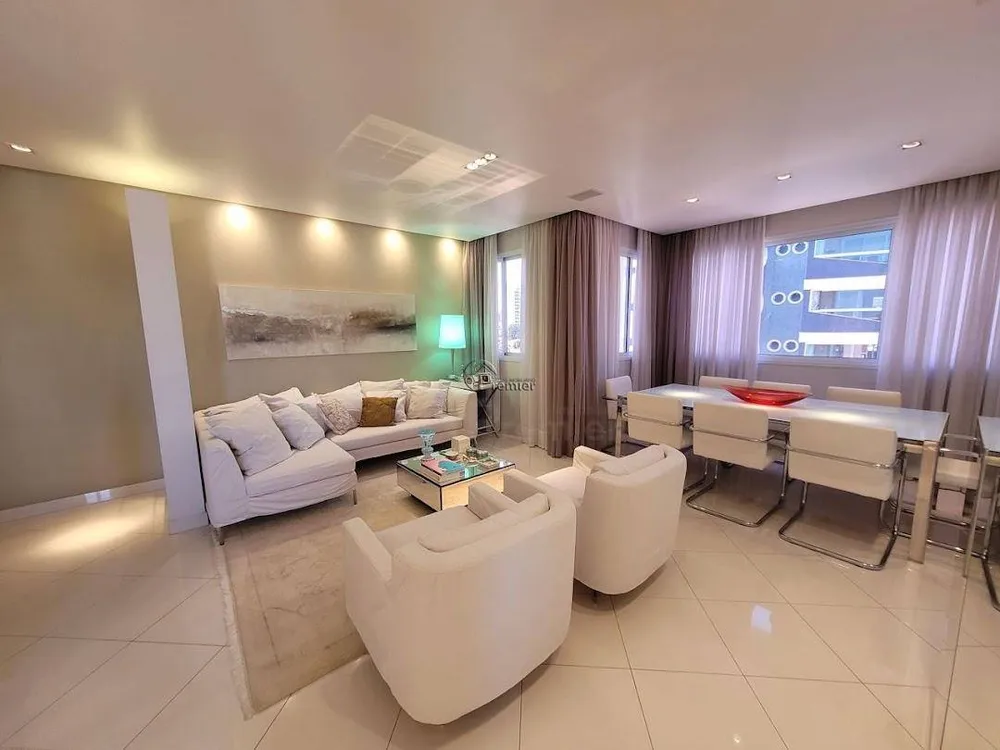 Apartamento, 3 quartos, 247 m² - Foto 1