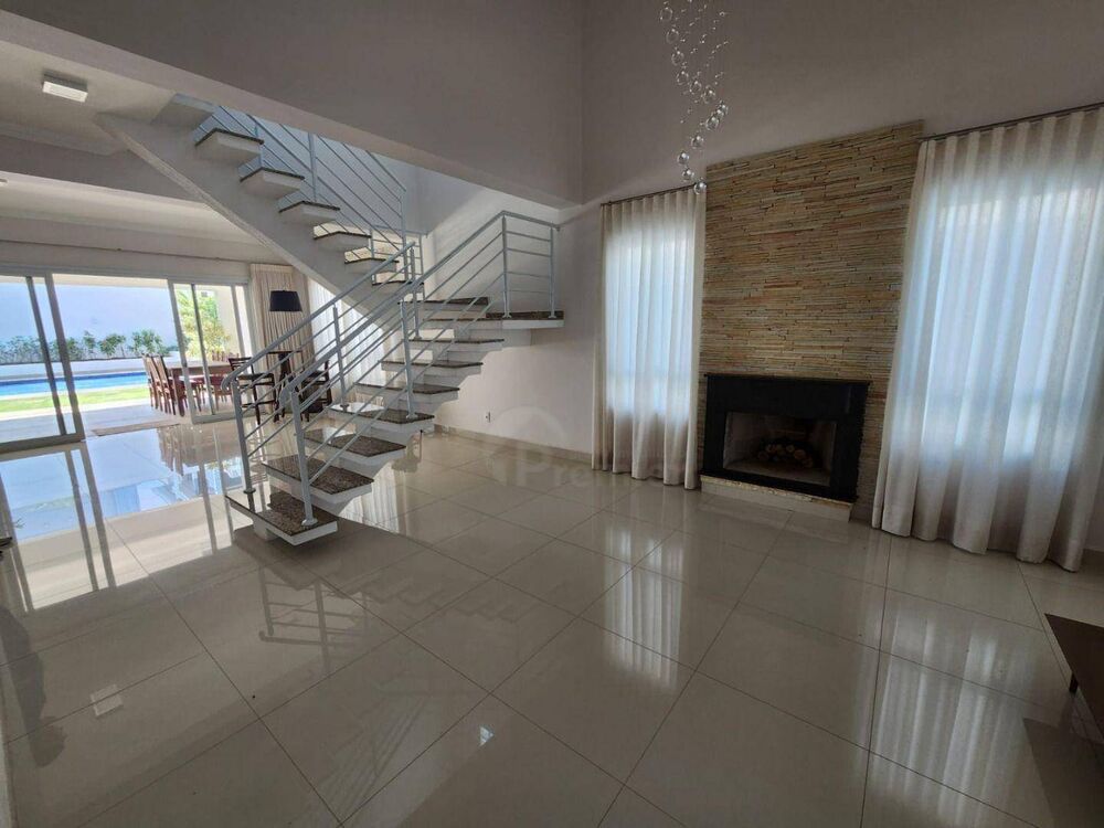 Casa de Condomínio à venda com 4 quartos, 285m² - Foto 2