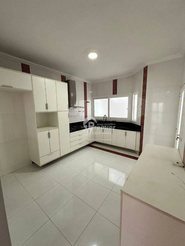 Casa, 4 quartos, 211 m² - Foto 2