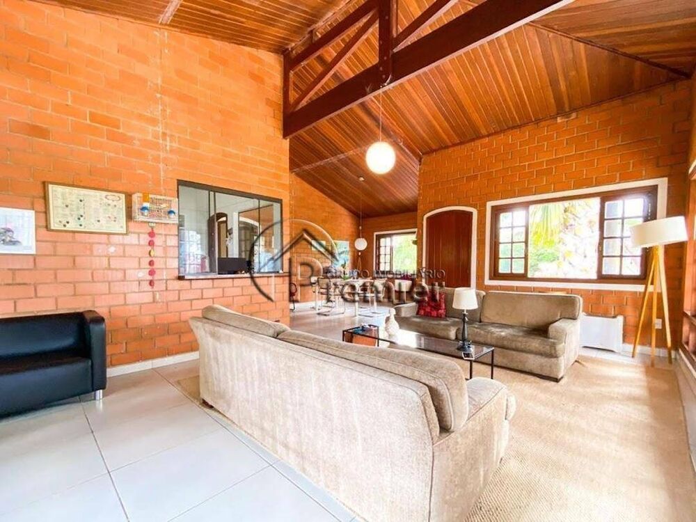 Chácara, 3 quartos, 1514 m² - Foto 1