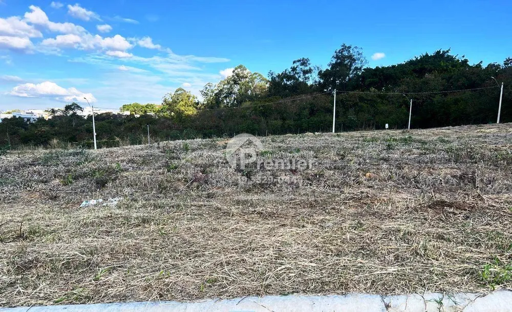 Loteamento e Condomínio, 300 m² - Foto 1