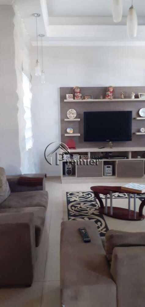 Casa de Condomínio à venda com 3 quartos, 220m² - Foto 2