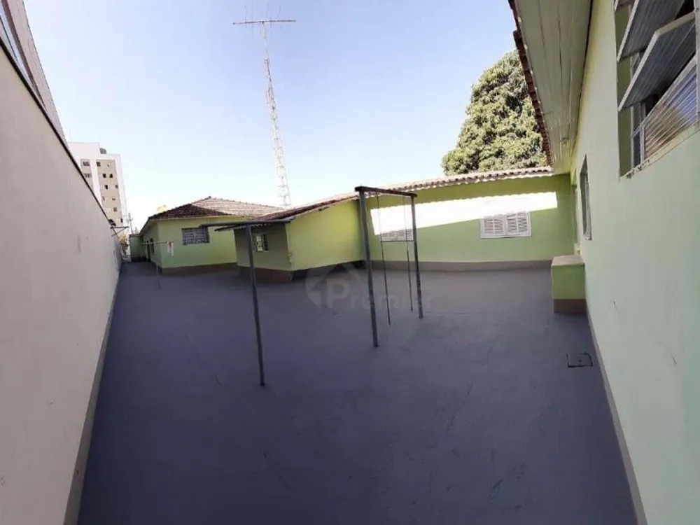 Casa, 3 quartos, 261 m² - Foto 2