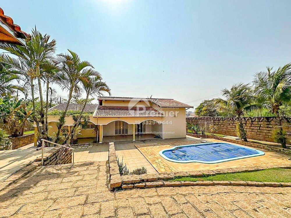 Chácara, 3 quartos, 1022 m² - Foto 1