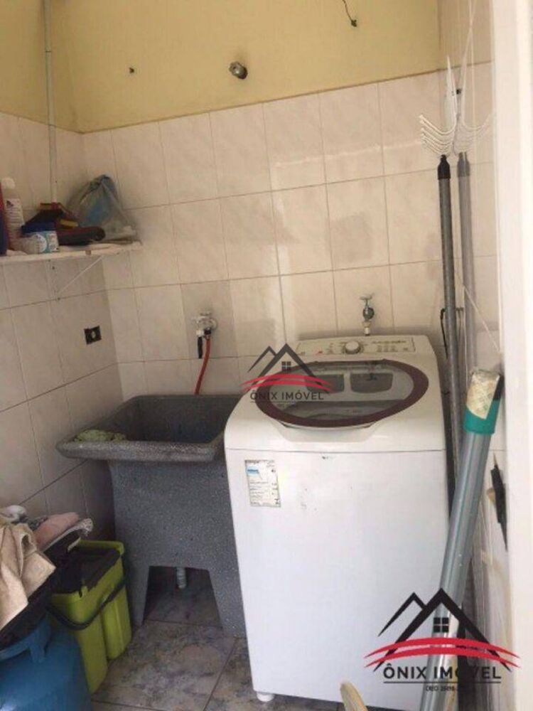 Casa à venda com 3 quartos, 180m² - Foto 2