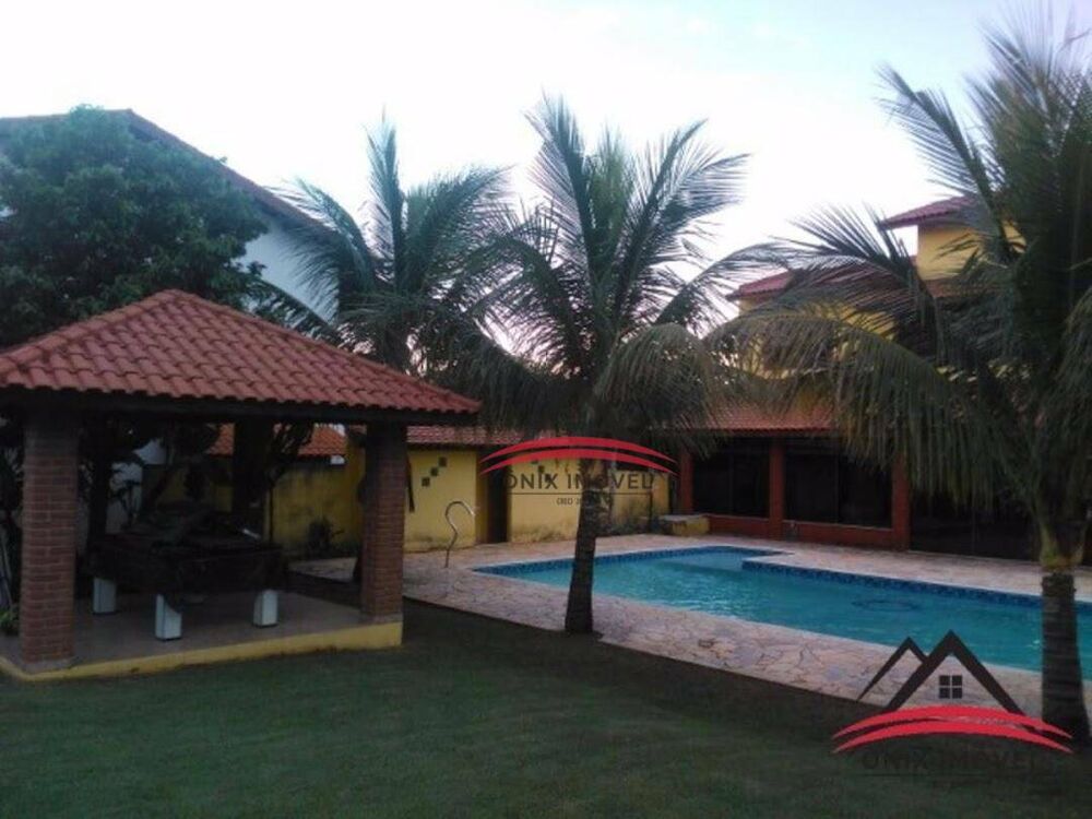 Casa de Condomínio à venda com 4 quartos, 180m² - Foto 2