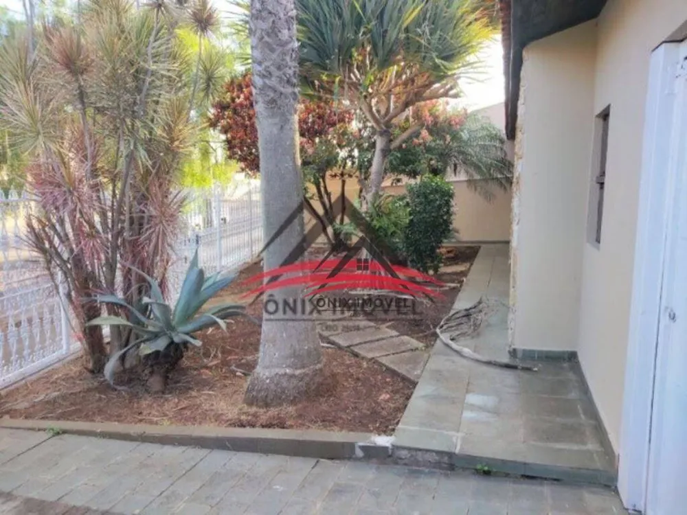 Casa, 2 quartos, 220 m² - Foto 1