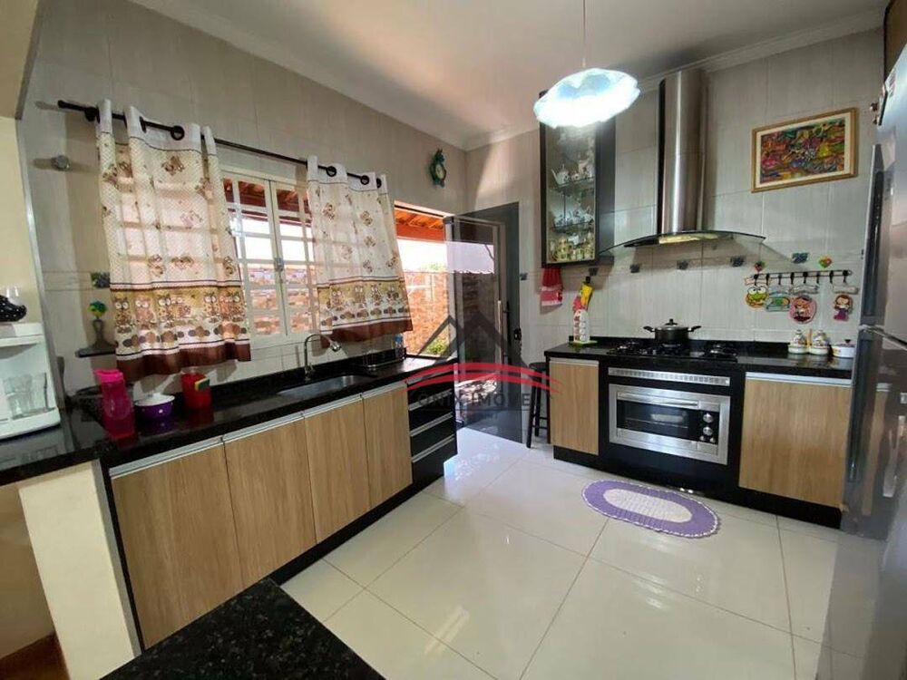 Casa de Condomínio à venda com 3 quartos, 200m² - Foto 2