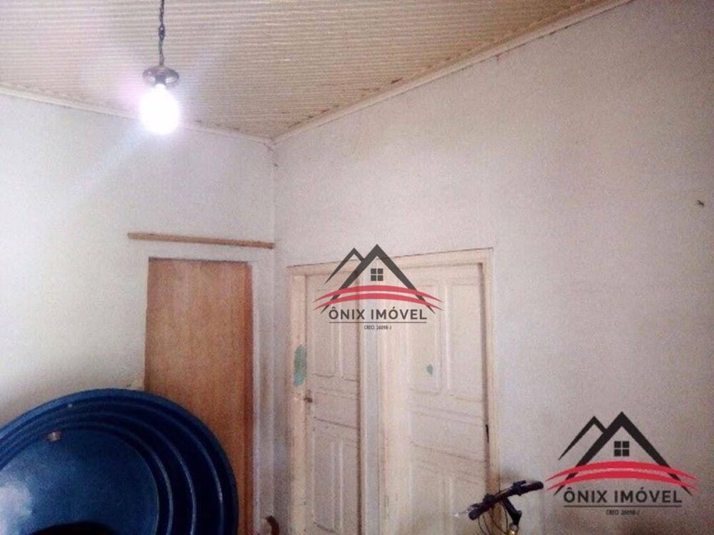 Casa à venda com 3 quartos, 700m² - Foto 1
