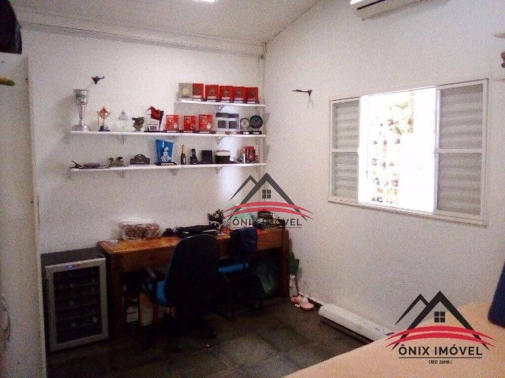 Casa à venda com 3 quartos, 700m² - Foto 4