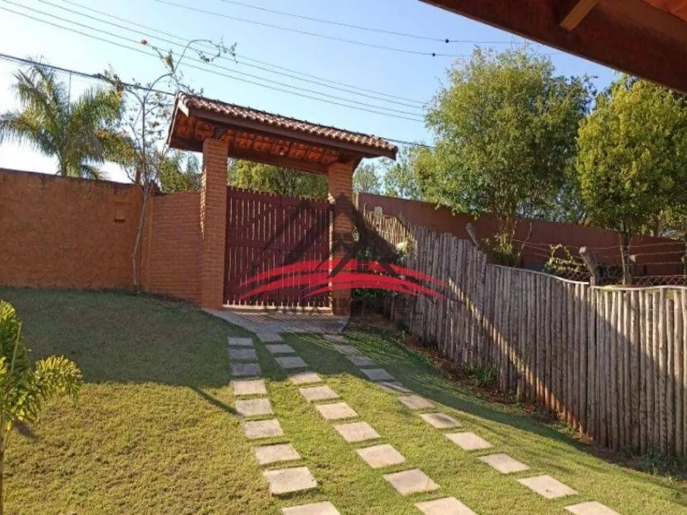 Chácara, 4 quartos, 1625 m² - Foto 1