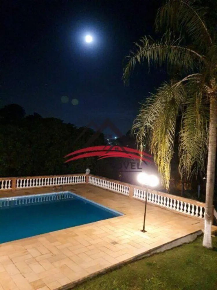 Chácara, 3 quartos, 2220 m² - Foto 1