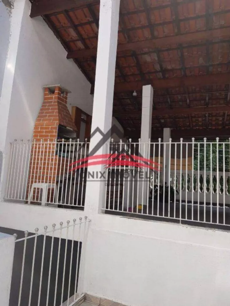 Casa à venda com 3 quartos, 200m² - Foto 4