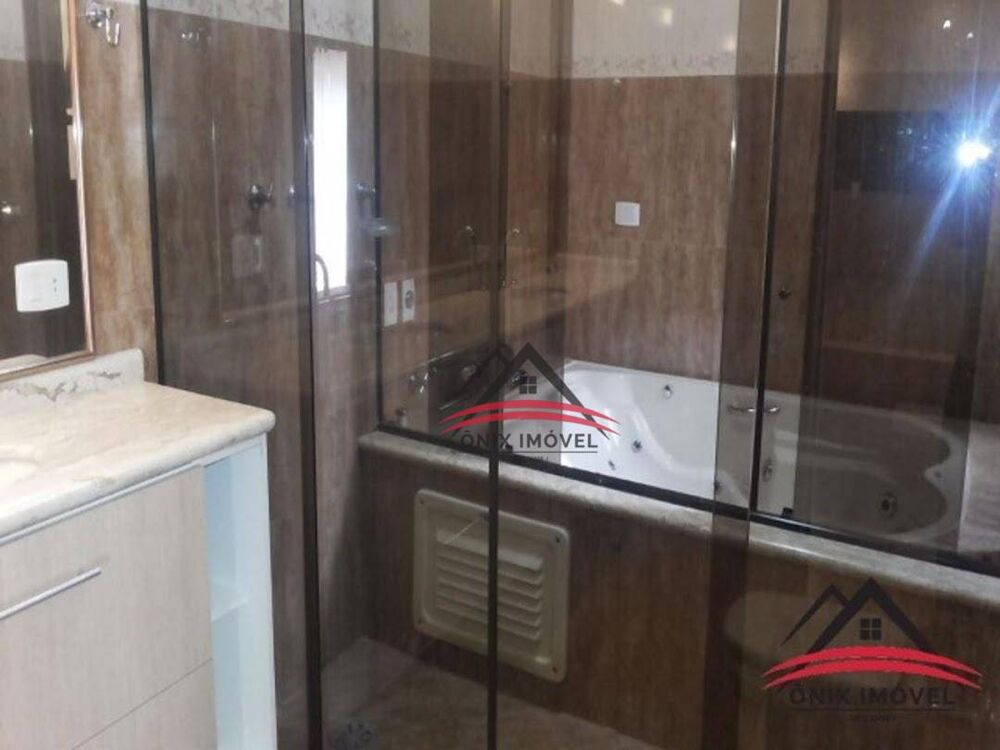 Casa à venda com 4 quartos, 630m² - Foto 2