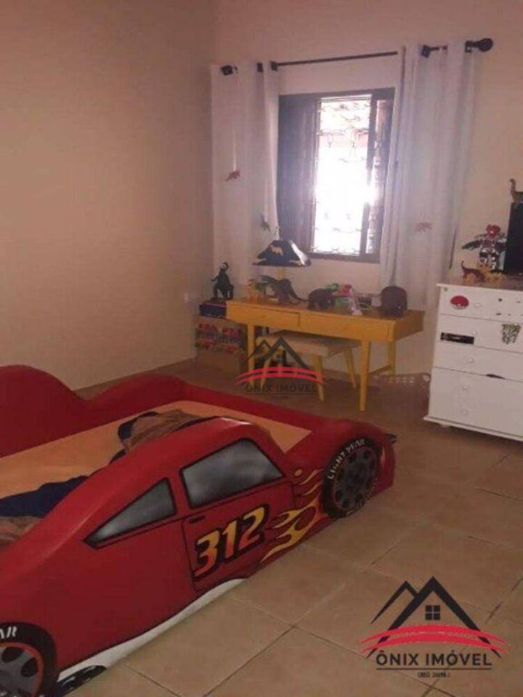 Casa, 3 quartos, 379 m² - Foto 1
