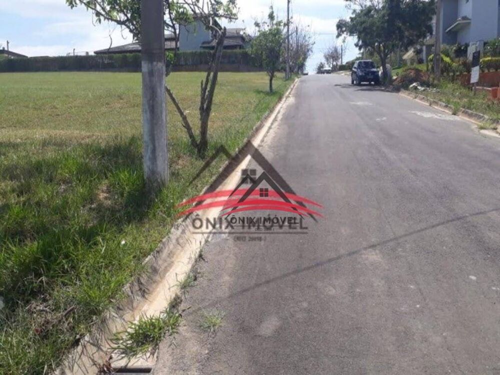 Loteamento e Condomínio, 1000 m² - Foto 1